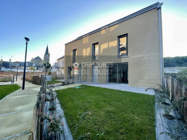Maison de ville neuve 129 m2 située en plein centre ville de Liffré 7 pièces
