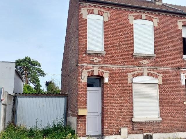 MAISON DE VILLE SEMI INDIVIDUELLE AVEC GARAGE