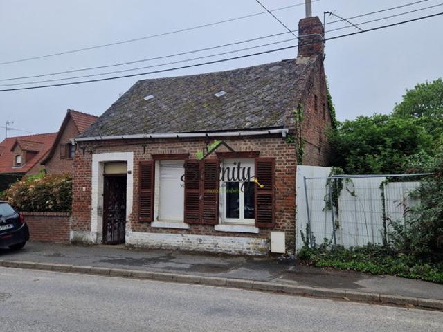 Maison de ville, semie mitoyenne à rénover