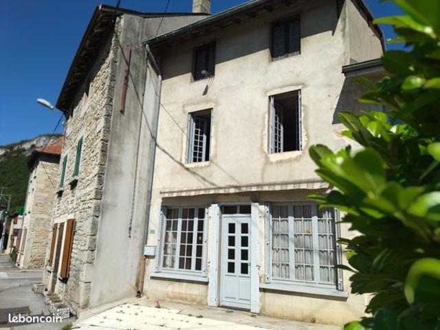 Maison de ville SERRIERES DE BRIORD
