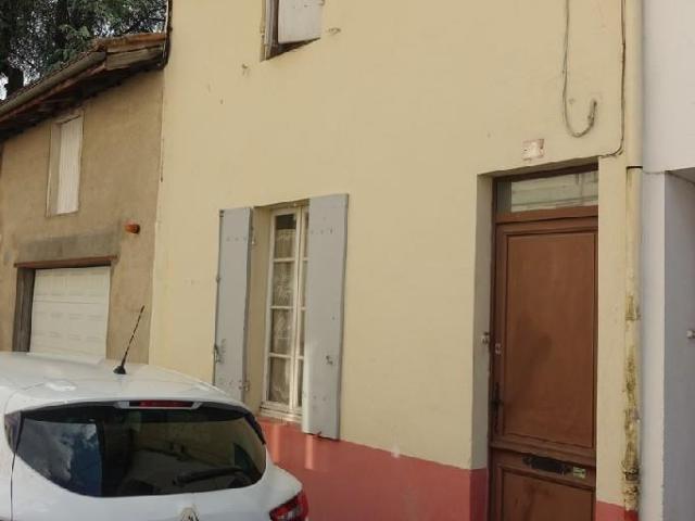 Maison de ville sur deux niveaux avec terrasse et ce à moins. 64m² Marmande