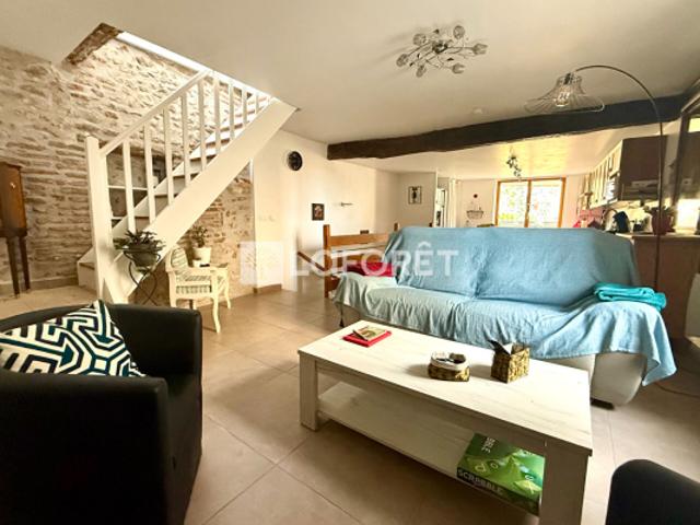 Maison de ville sur Elne rénové T3 pièce s 74 m2