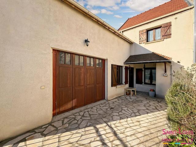 Maison de ville sur Poissy avec jardin et ses 4/5 chambres