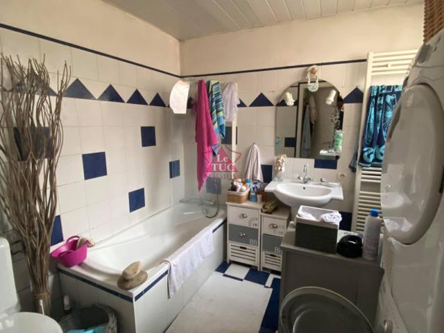 Maison de Ville sur 170 m2 de terrain closBressuire 79300