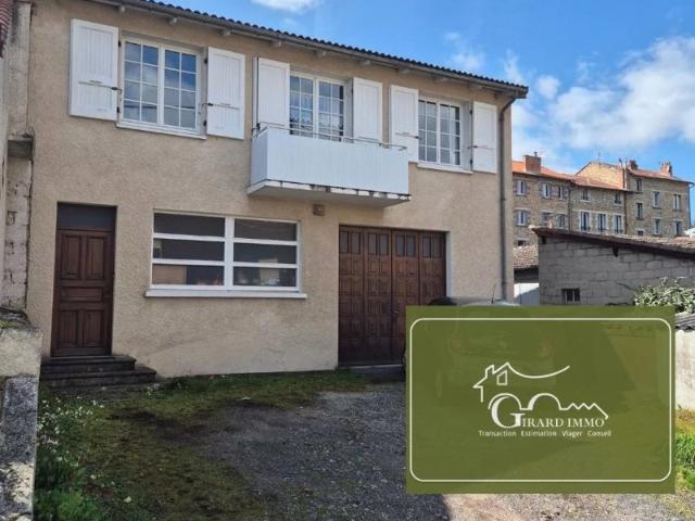 Maison de ville sur 2 niveaux avec terrain