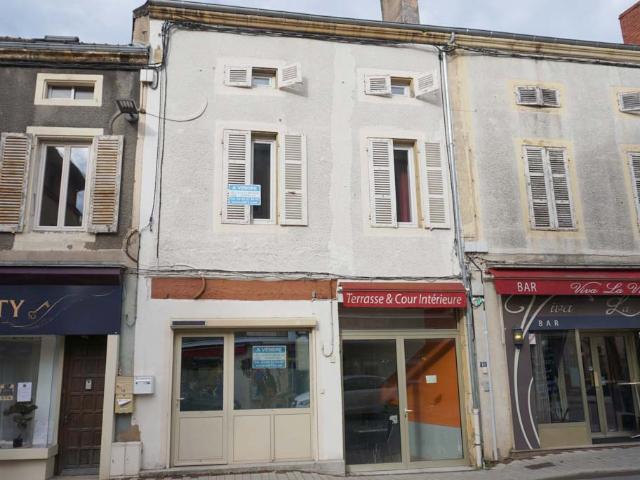 Maison de ville, plein centre de PARAY LE MONIAL