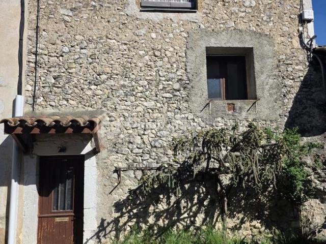Maison de ville pleine de charme et de potentiel au cœur de Die