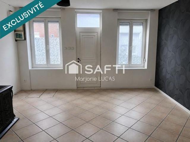 Maison de ville, proche commodité et front de mer