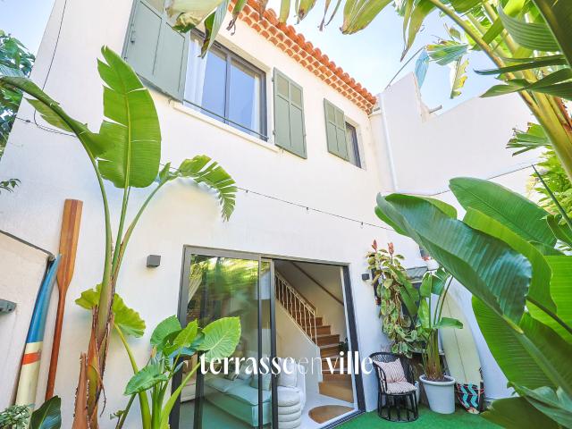 MAISON DE VILLE RENOVEE T4 JARDIN TERRASSE COEUR HISTORIQUE 668 000€