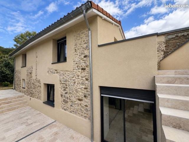 Maison de ville rénovée avec suite parentale, spa, terrasses et studio indépendant – Saint Étienne La Chabure