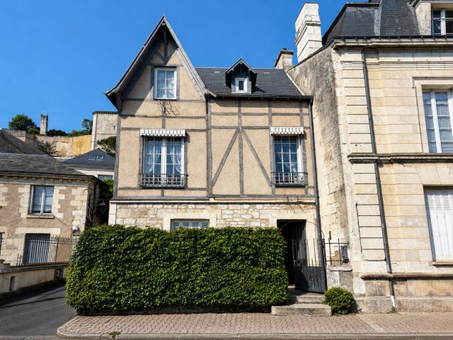 Maison de ville rénovée Centre de Chinon