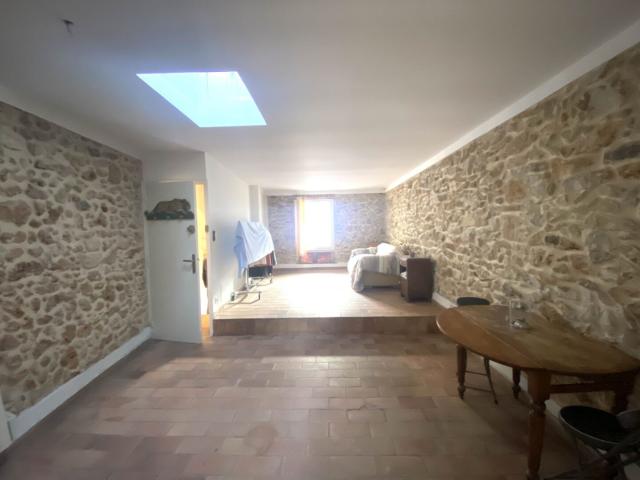 MAISON DE VILLE / RUE DENIS MAGDELON / VILLAGE DE MAZARGUES 130