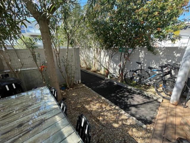 Maison de ville T2 en duplex avec jardin et parking – Montpell