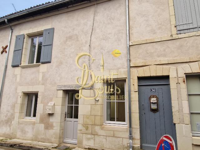 MAISON DE VILLE T3 2 CHAMBRES ET JARDINET CLOS