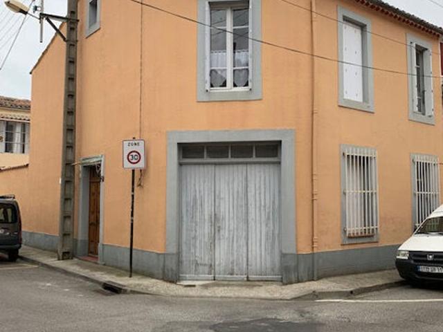 Maison de ville T4 de 106 m² à louer à Carcassonne, quartier des Capucins, avec cour et garage