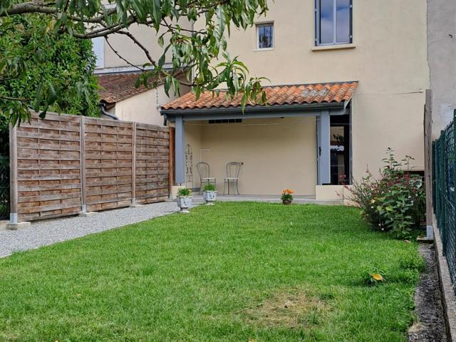 Maison de ville en parfait état Proche commodités Villeneuve. 100m² Villeneuve sur Lot