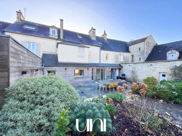 Maison 8pièces de 232m2 avec jardin Bayeux Hyper centre