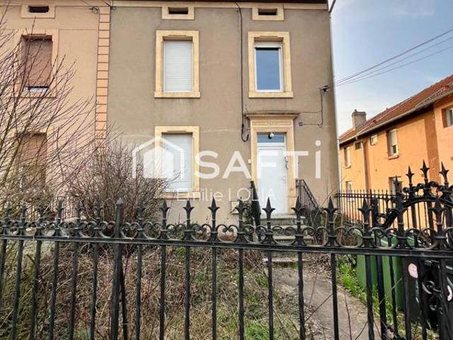 Maison découpée en deux appartements