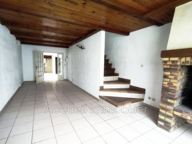 Maison d'environ 128 m² composée d'un appartement P4 + un loca