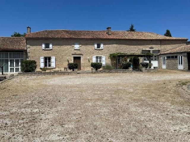Maison d'environ 400 m2