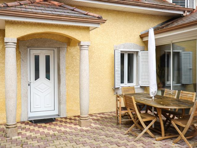 MAISON + DEPENDANCE + VERANDA + JARDIN