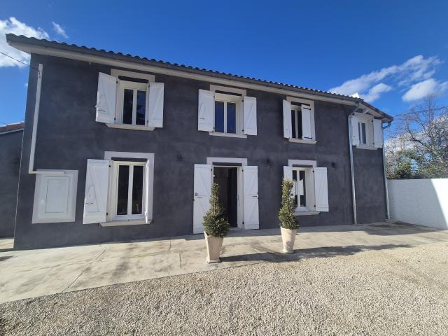 Maison des années 50, située à Montauban d'environ 106m2 sur un terrain d'environ 900m2