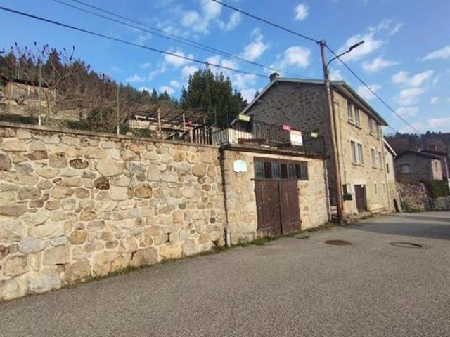 Maison d'habitation 100m2 env. terrain, garage, atelier