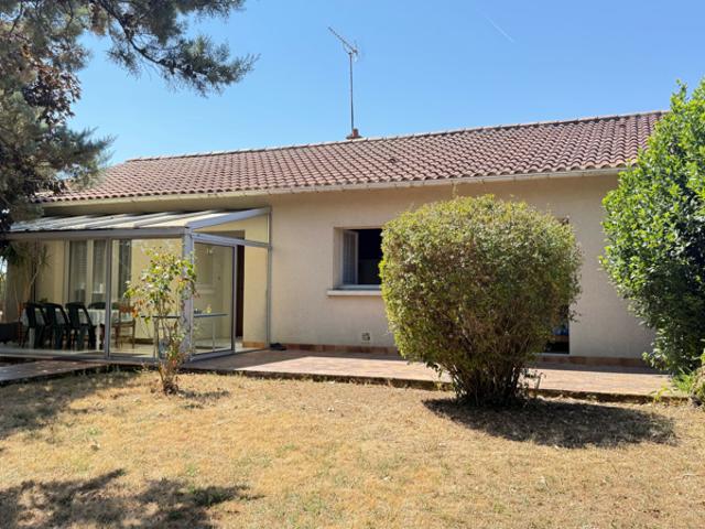 MAISON D'HABITATION A COULON