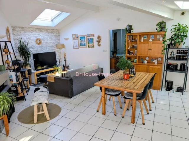 Maison d'habitation avec une chambre idéalement située