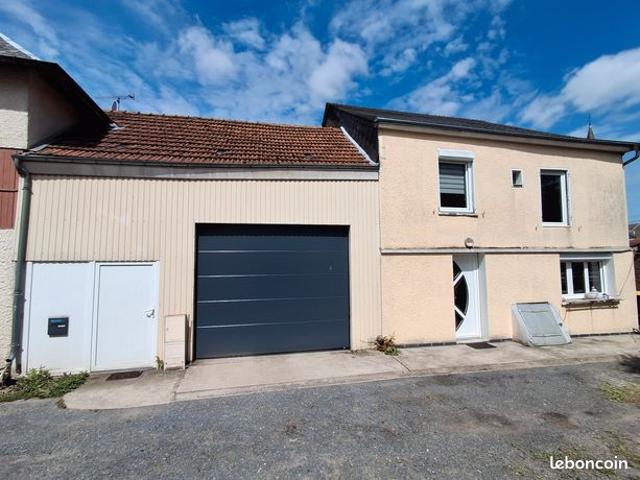 MAISON D'HABITATION avec Garage et Terrain / 3 Chambres Secteur SIGNY L'ABBAYE