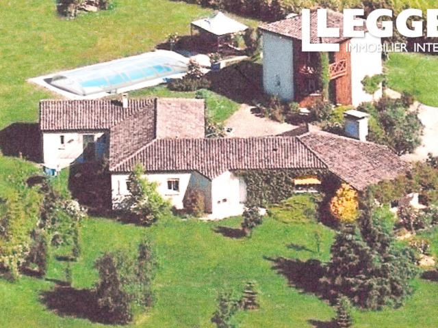 Maison d'habitation avec gîte et piscine