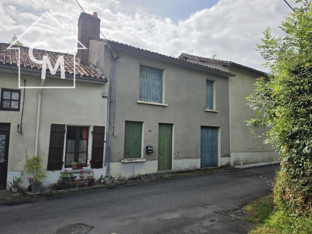 Maison d'habitation avec grange non attenante