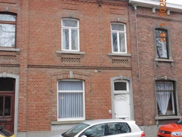 Maison d'habitation avec jardin