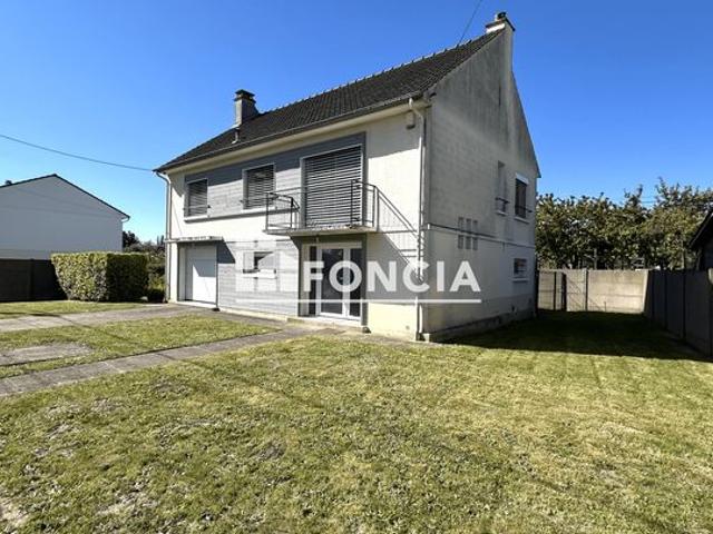 Maison d'habitation ou local commercial, de 114 m2, construite en 1980, à deux pas des commerces, des écoles et des transports