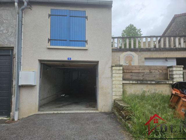 maison d'habitation de 19 m2 sur un terrain de 52 m2