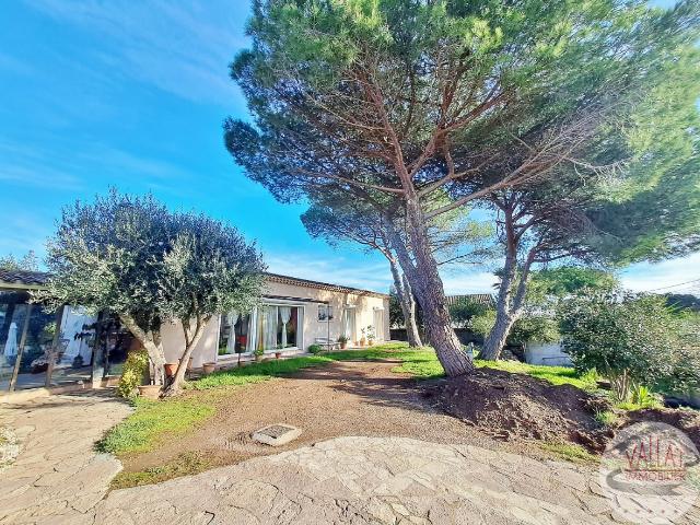 Maison d'habitation de plain pied avec grand terrain à vendre sur Agde !