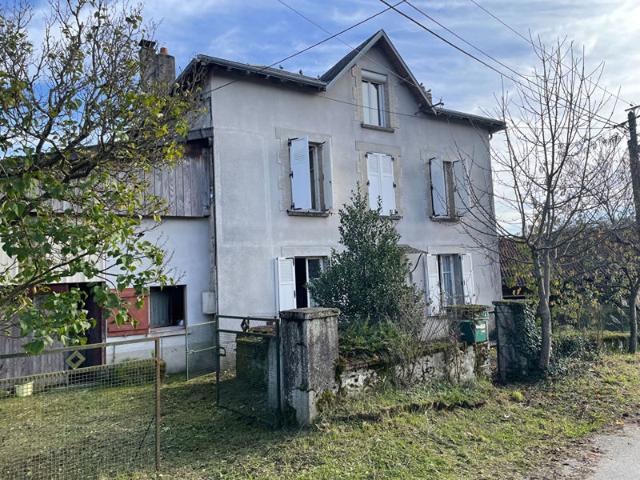 Maison d'habitation et grange sur la commune de St Denis des Murs