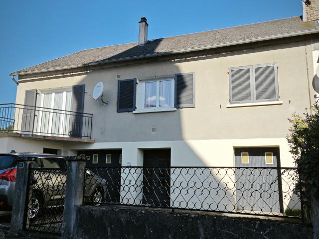 Maison d'habitation sur sous sol avec jardin