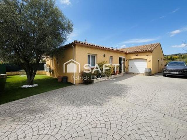 Maison d'habitation T5 de 135 m², garage, cuisine d'été, piscine, panneaux photovoltaïques, deux salles d'eau