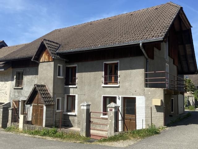 Maison divisée en 2 logements 147 m2 habitables Fort potentiel