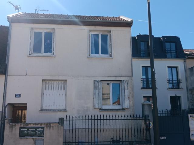 MAISON DIVISEE EN 3 APPARTEMENTS INDEPENDANTS