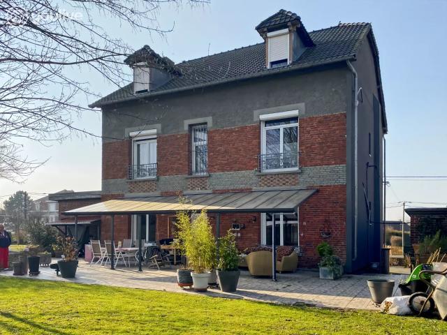 Maison d'ingénieur de 220 m² habitable sur un beau terrain de 1154 m²