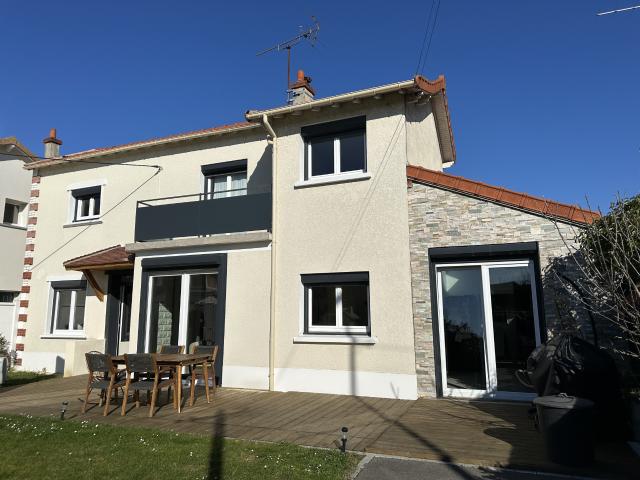 MAISON ENTIEREMENT RENOVEE