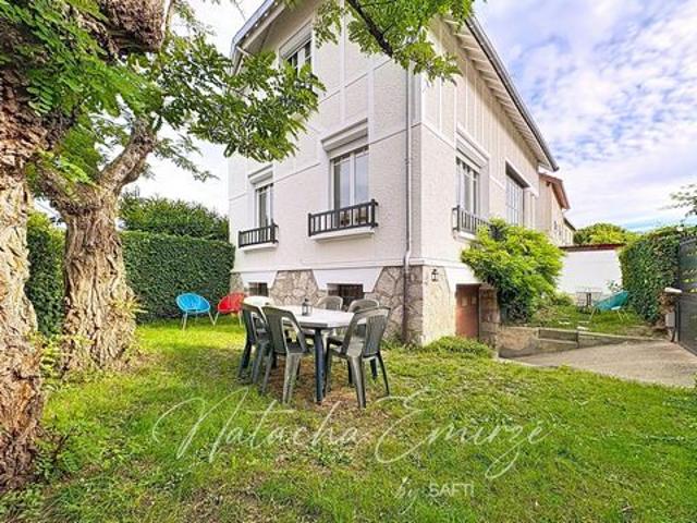 Maison entièrement rénovée, 3 chambres + bureau, à seulement 14' à pied du RER