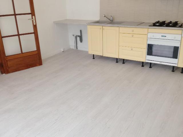 Maison entièrement rénovée avec jardin de 590 m²