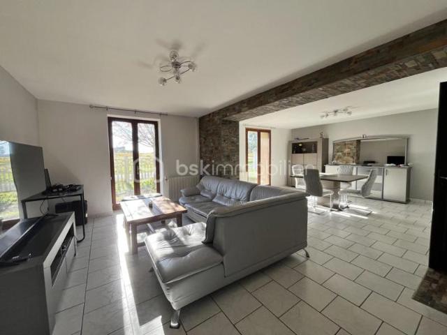 Maison entièrement rénovée avec 3 chambres