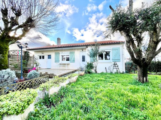 Maison avec Beaux volumes, Jardin et 2 garages