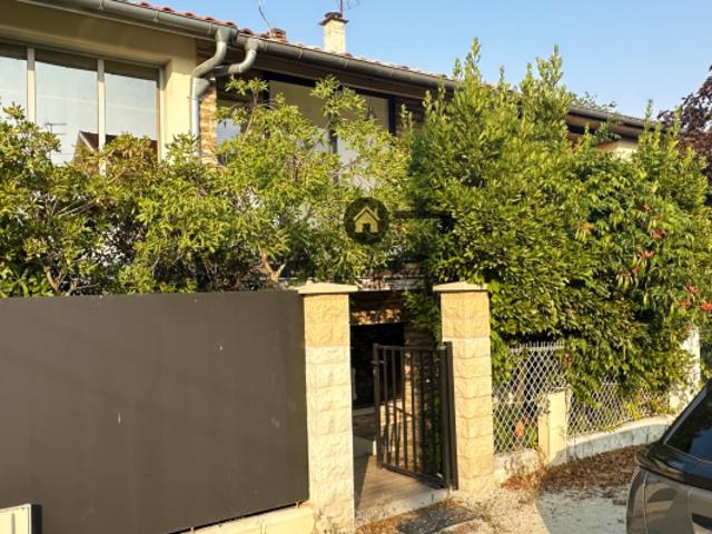 MAISON ENTIEREMENT RÉNOVÉE CLIMATISÉE 110 M2 JARDIN