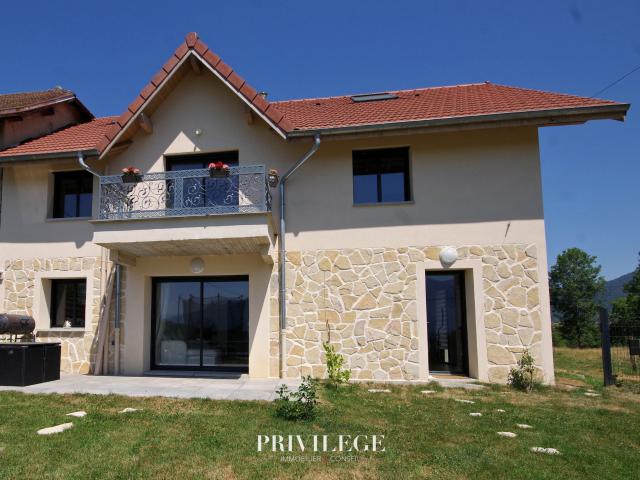 Maison entièrement rénovée en 2025 Environnement privilégié à proximité du lac d'Aiguebelette