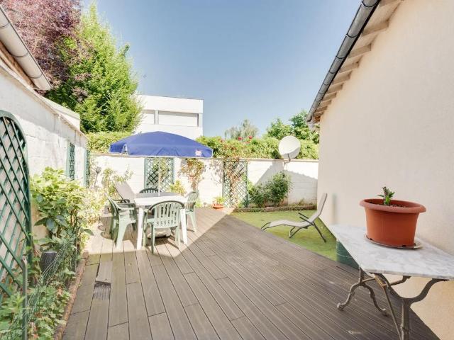 Maison entièrement rénovée en vente à Sèvres